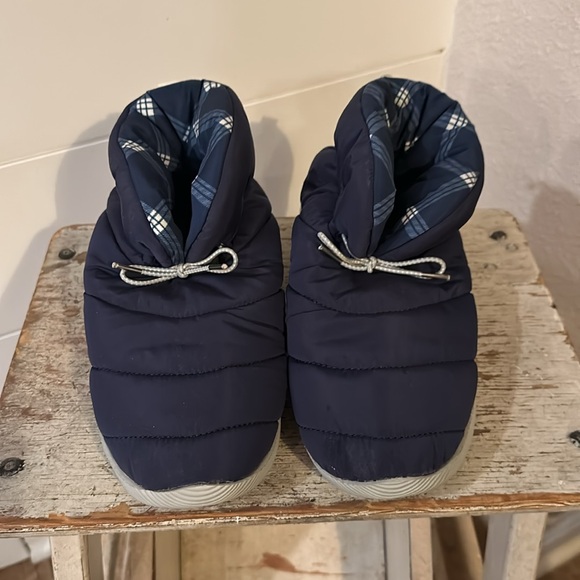LANDS’ END BLUE PUFFER SLIP ON BOOTIE SLIPPER SIZE 8 - Picture 6 of 8